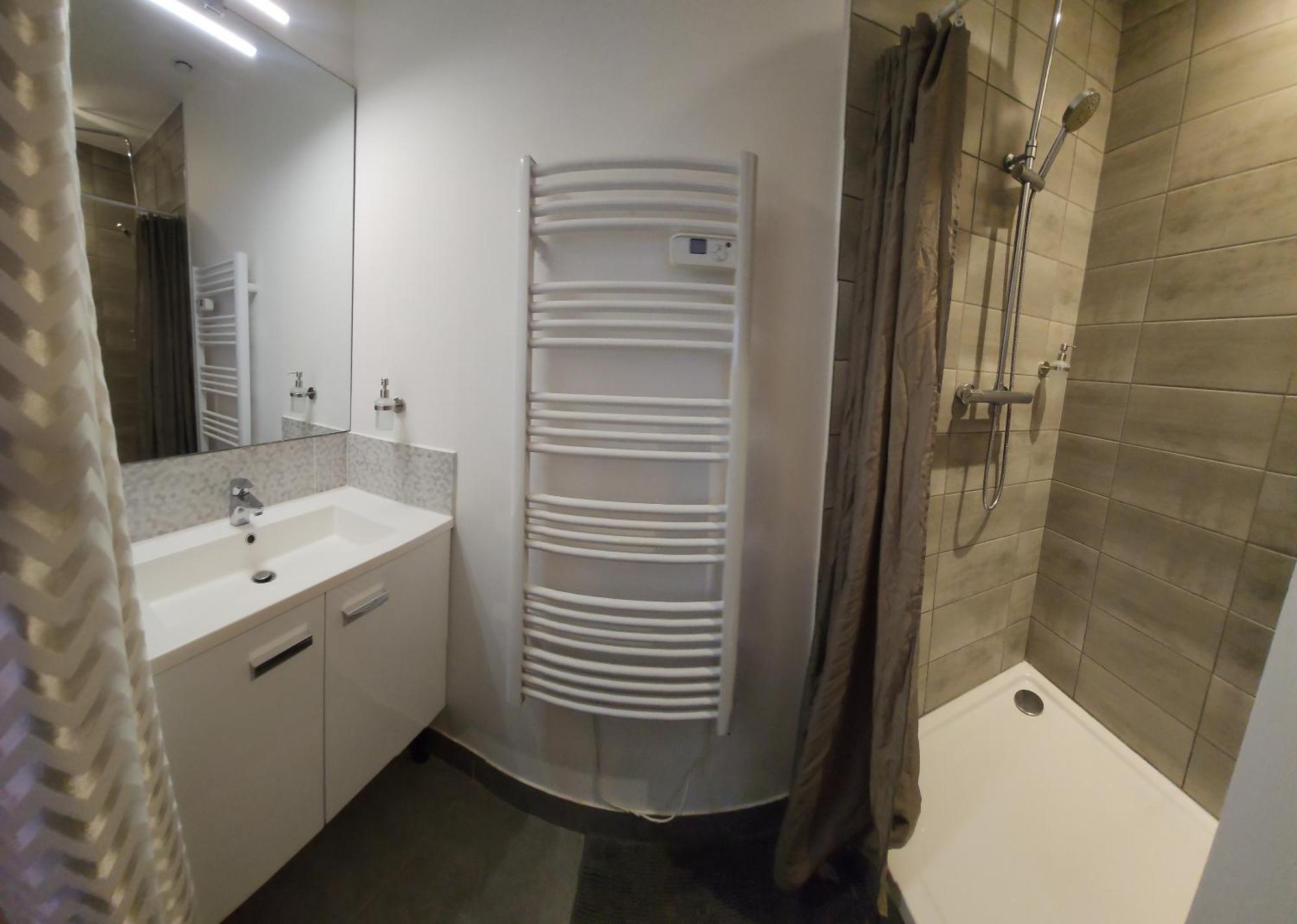 Chambres Privees Hyper-Centre Epernay Lit 160X200Cm 外观 照片