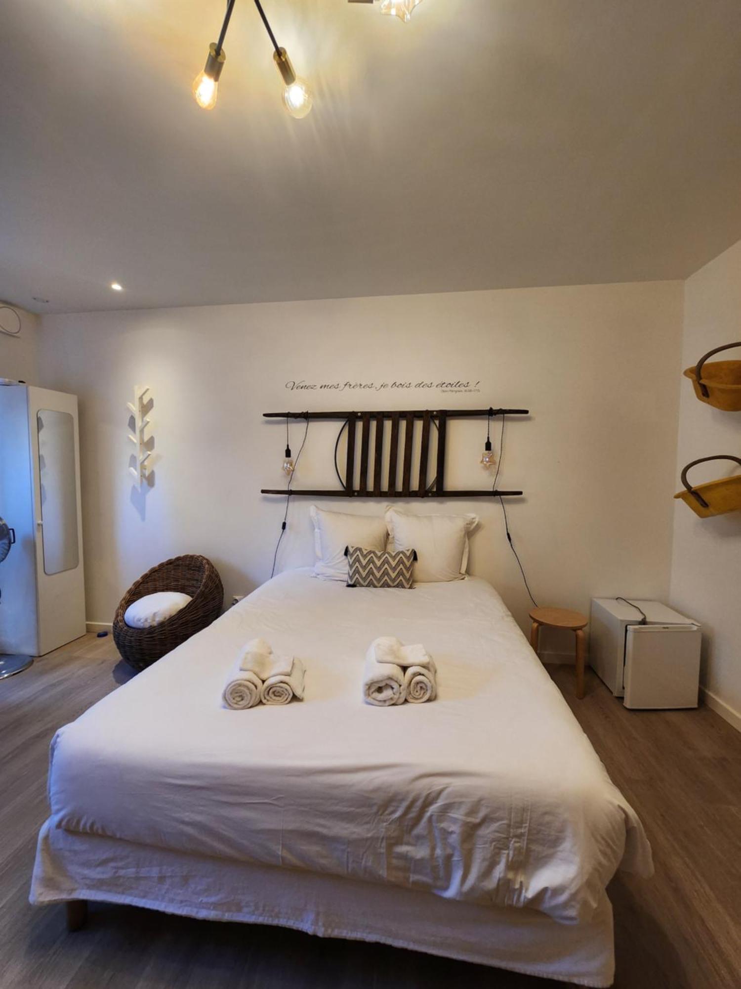 Chambres Privees Hyper-Centre Epernay Lit 160X200Cm 外观 照片